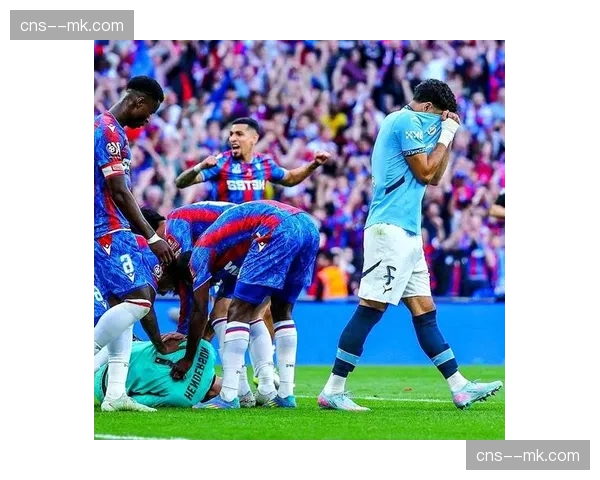 曼城卫冕之路遭遇挑战，瓜迪奥拉战术微调应对密集赛程